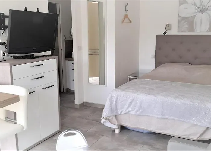 39, Port Nature, Au Village Naturiste * Agde